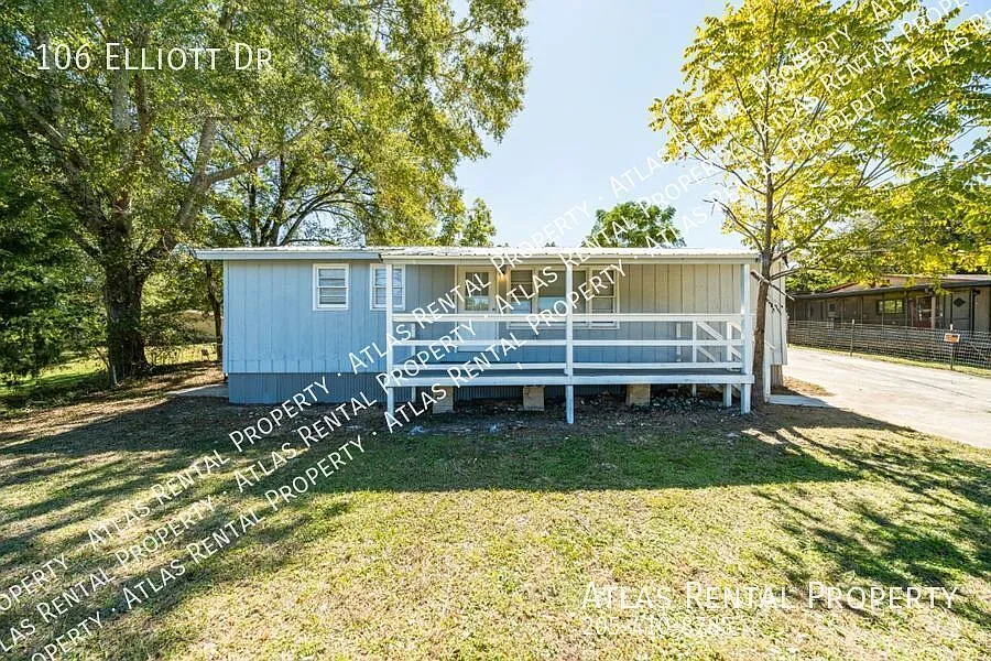 Pet-Friendly 3BR Home with Modern Updates & Spacious Yard! — Photo 1