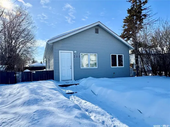 211 9th STREET E, Prince Albert, SK S6V 0X7