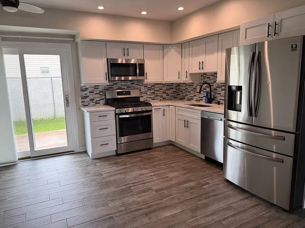 30 Filipe Ln #A, Staten Island, NY 10308