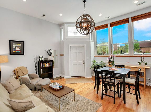 2nd image of 518 N Leavitt St #1