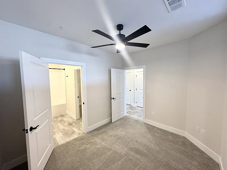 District at Riverside Apartments — Photo 84