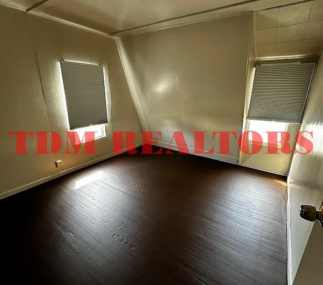 920 Huron St — Photo 11