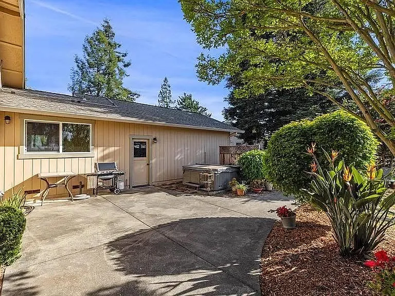 1187 Debbie Hill Rd — Photo 12