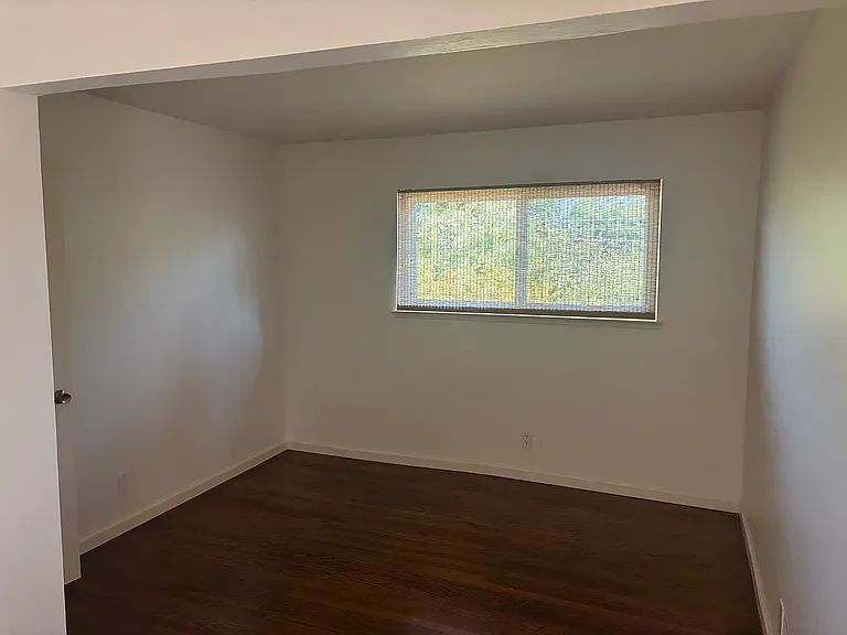 675 Erie Dr — Photo 14