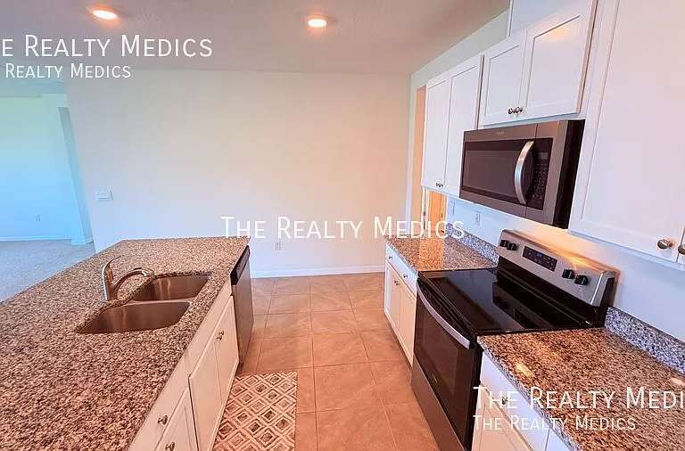 3231 Silas Dr — Photo 9