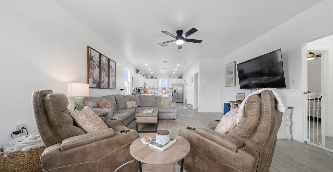 3 bed, 1484 sqft, $2,200 — Photo 2