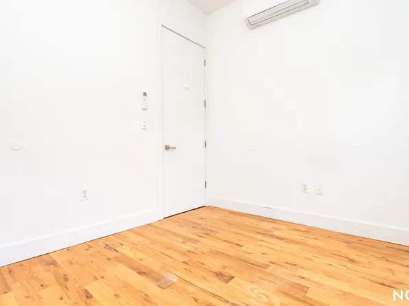 257 Hart Street image 8 of 21