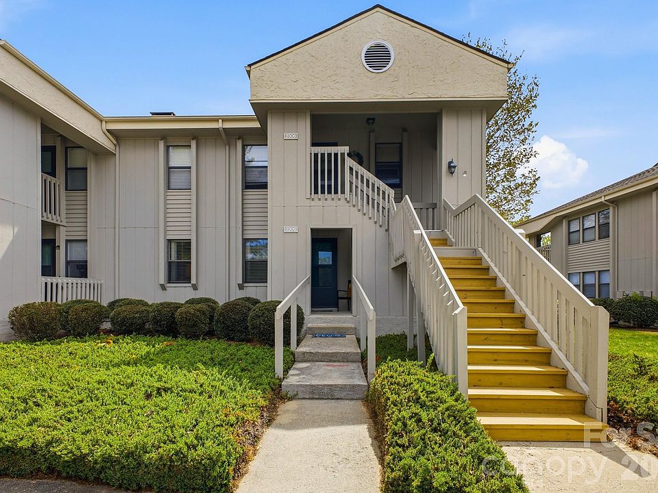 1st image of 2305 Abbey Cir