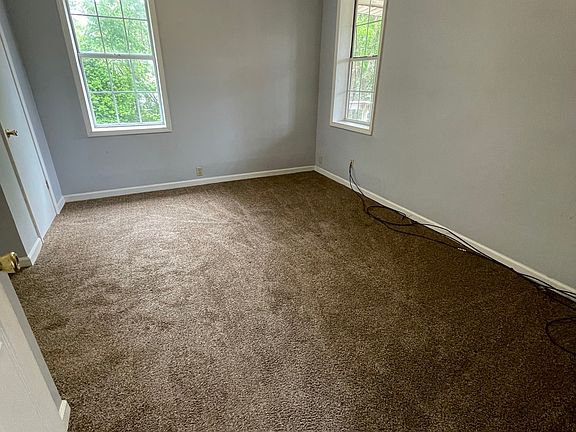 2nd image of 616 Vaughn Ave #3