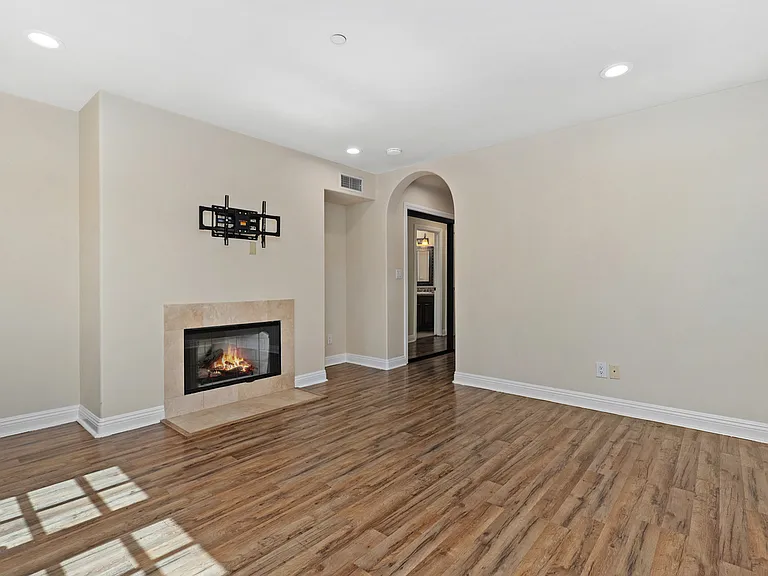 148 W Marquita #B — Photo 18