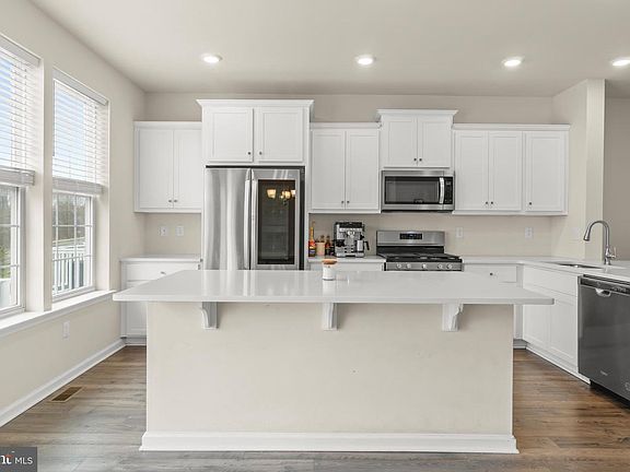 2nd image of 50 Autumn Park Dr