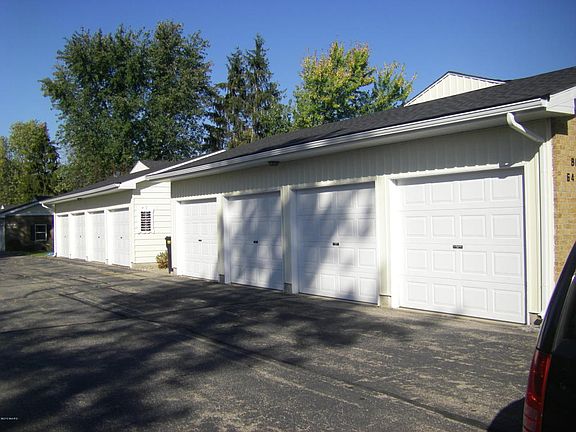 2nd image of 657 Blue Ash Dr SE