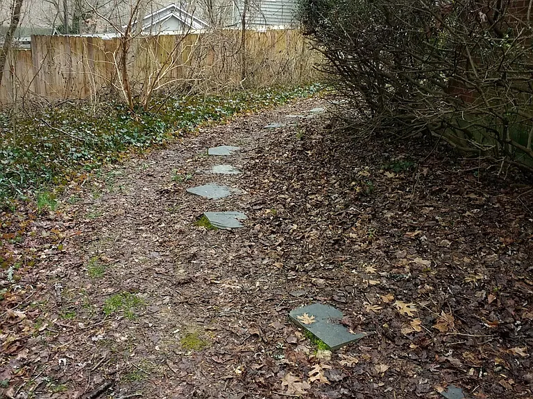 Allen Claire St — Photo 4