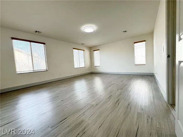 6596 Polonius Ct — Photo 17