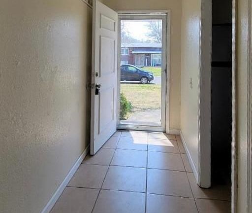 3rd image of 635 Lawnview Dr