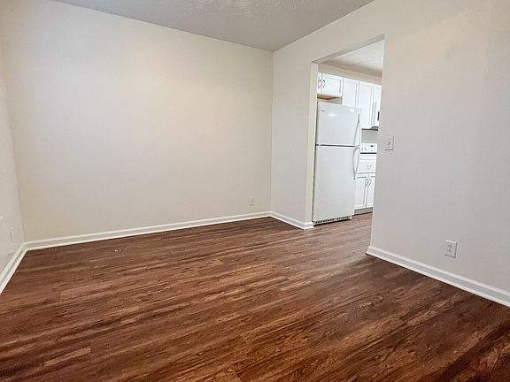 2nd image of 800 Cainbrook Ct