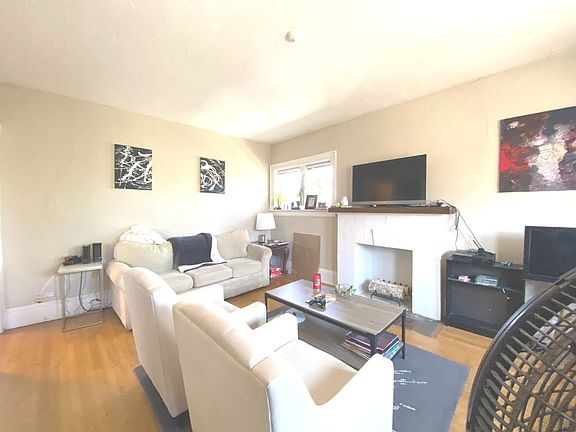 2nd image of 2549 N Lake Dr APT 6