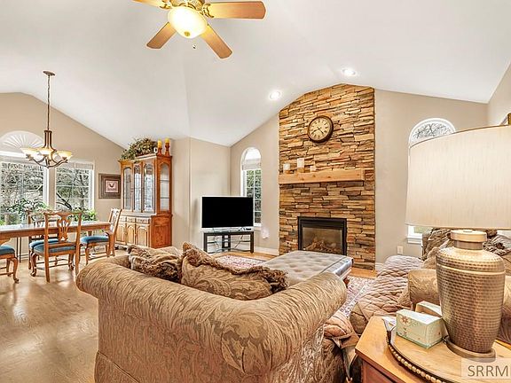 4th image of 4058 Tuscany Dr
