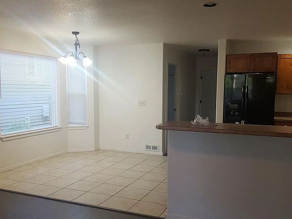 5th image of 2233 Mount Ave #A