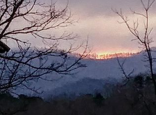 1074 Franklin Grove Rd, Bryson City, NC 28713