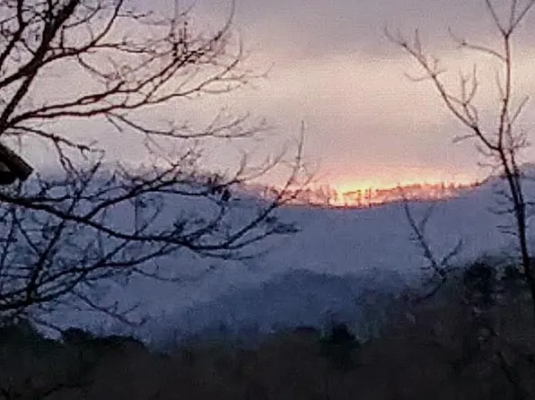 1074 Franklin Grove Rd, Bryson City, NC 28713