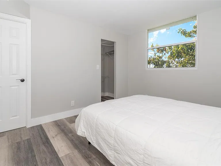 119 Royal Park Dr #4H — Photo 16