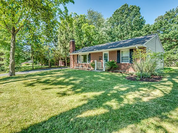 2nd image of 204 Delcy Dr