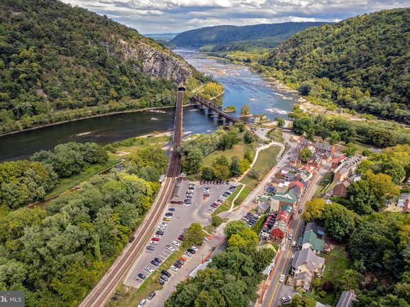116 Natalie Ln, Harpers Ferry, WV 25425