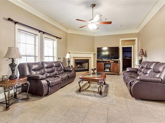 5th image of 3024 Wesley Cir