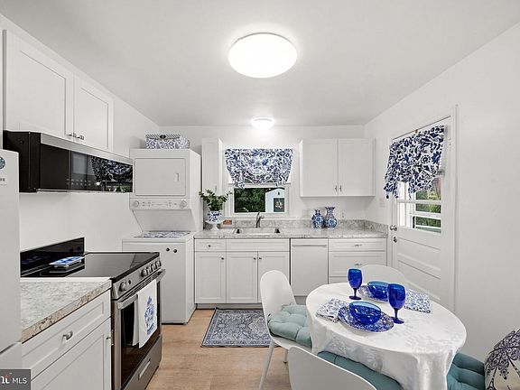 5th image of 623 Manassas Ave