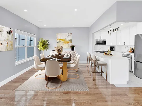 76-18 Aquatic Dr, Arverne, NY 11692