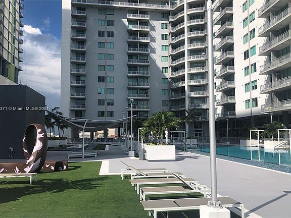 4th image of 690 SW 1 Ct 1006 #1006