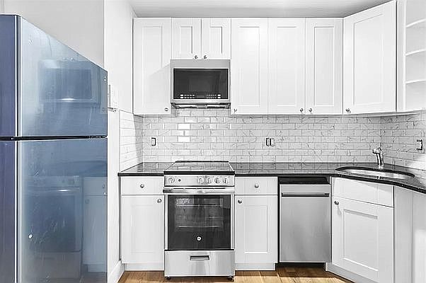 1st image of 92 Lexington Ave APT 4R