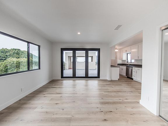 3rd image of 301 Ashland Ave APT 9