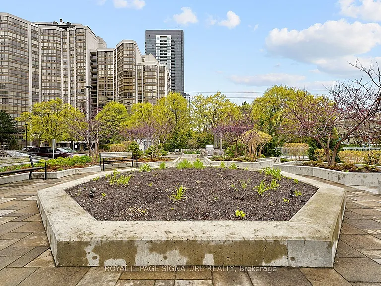 5 Kenneth Ave #205 — Photo 35