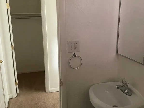 906 1st St APT D, Colorado Springs, CO 80907