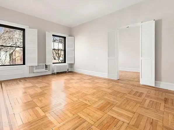 239 East 60th Street image 1 of 4