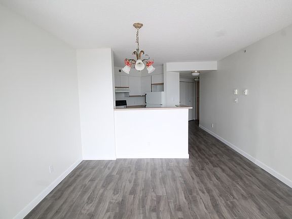 3rd image of 907 Beach Ave #1602