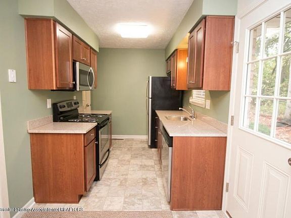 3rd image of 6133 Scotmar Dr