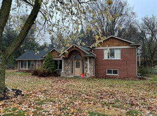 48441 N Territorial Rd, Plymouth, MI 48170