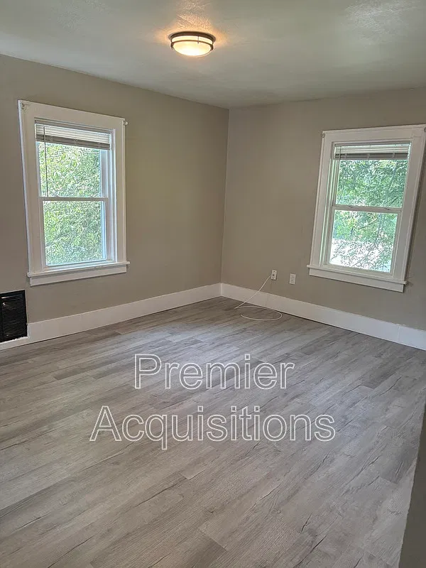 1 bed, 1.0 bath, $850 — Photo 2