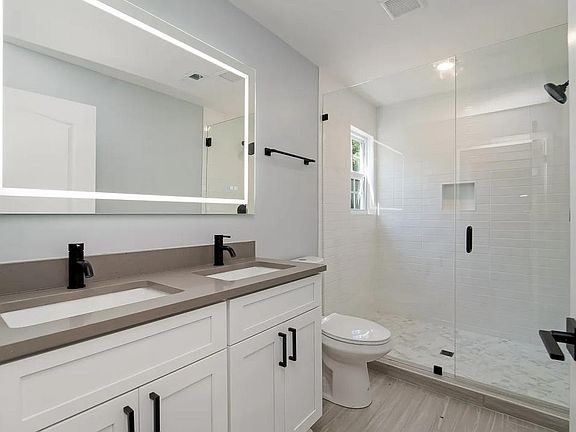 2nd image of 2605 Woodberry Dr #A