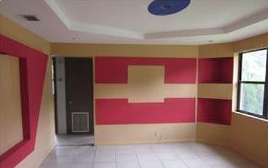 3rd image of 2506 Hirsch Ave