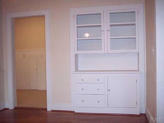 3rd image of 102 W Moreno St APT 1
