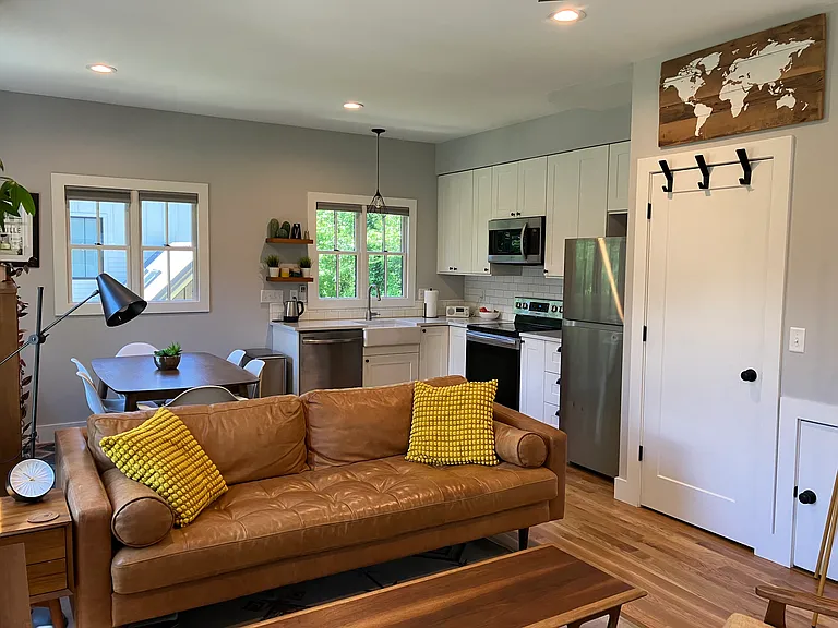 134-10 Tacoma Cir — Photo 4