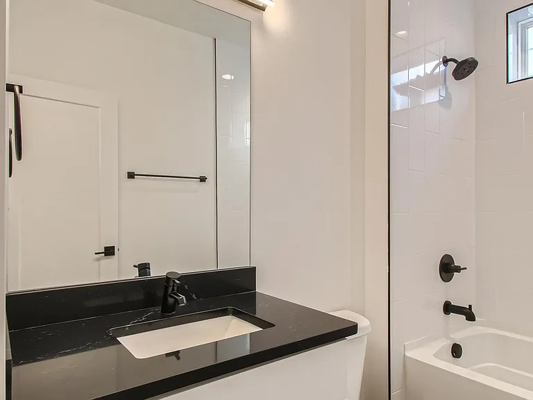 405 Serenity Ln — Photo 11