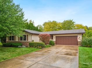 607 Cherrywood Dr, North Aurora, IL 60542