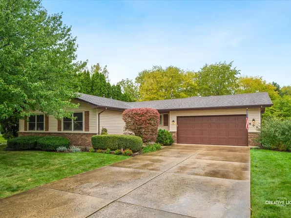 607 Cherrywood Dr, North Aurora, IL 60542