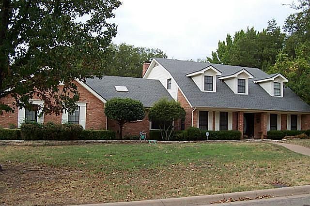 1st image of 818 Shady Creek Dr