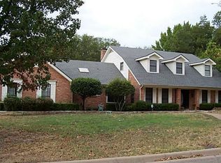 818 Shady Creek Dr, Cleburne, TX 76033